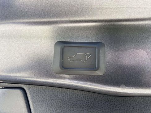 Used 2024 Toyota RAV4 XLE Premium image 11