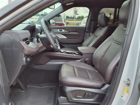 Used 2025 Ford Explorer Platinum w/ Ultimate Package RWD image 18