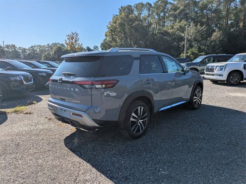 New 2025 Nissan Pathfinder Platinum w/ Cargo Package image 3