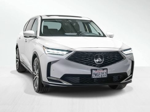 Used 2025 Acura MDX SH-AWD w/ Technology Package image 2
