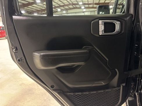 Used 2025 Jeep Wrangler Sport S image 12