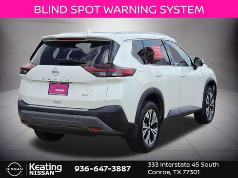 Certified 2021 Nissan Rogue SV w/ Premium Package FWD image 8