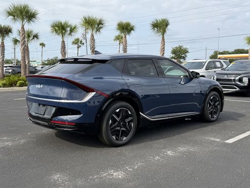 New 2026 Kia EV6 Wind RWD image 4