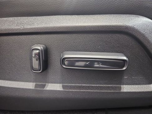 Certified 2025 Honda Pilot Touring image 33