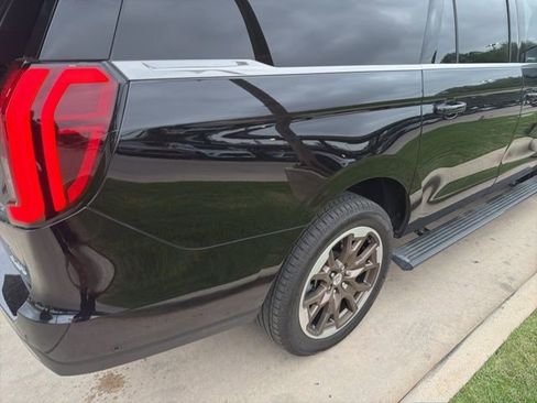 Used 2025 Ford Expedition Max King Ranch image 19