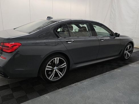 Used 2018 BMW 750i xDrive AWD/4WD image 3