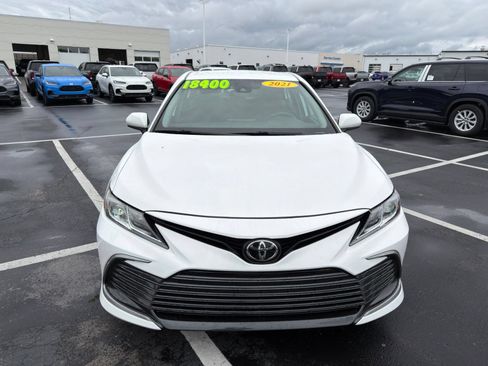 Used 2021 Toyota Camry LE FWD image 9