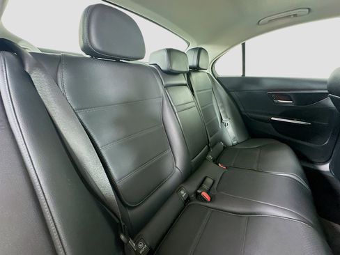 Certified 2022 Mercedes-Benz C 300 4MATIC Sedan image 36