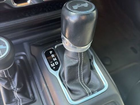 Used 2022 Jeep Wrangler Unlimited Sahara w/ LED Lighting Group AWD/4WD image 25