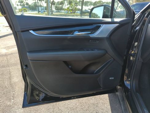 Used 2025 Cadillac XT5 Premium Luxury FWD image 17