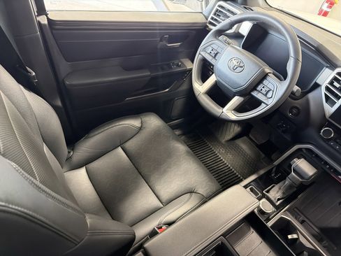 Used 2025 Toyota Tundra Limited image 13