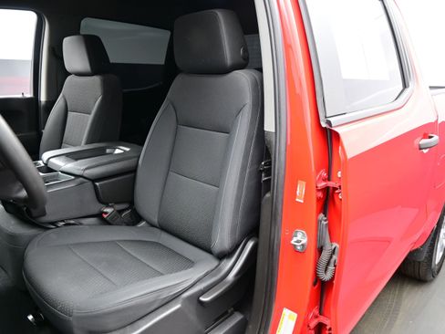 Used 2020 Chevrolet Silverado 1500 Custom w/ Custom Value Package AWD/4WD image 11