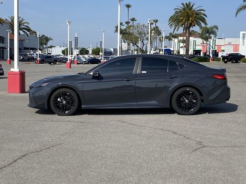 Certified 2025 Toyota Camry SE w/ Convenience Package image 2