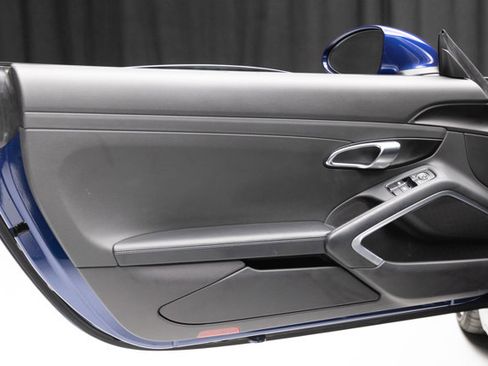 Used 2025 Porsche 718 Cayman image 40