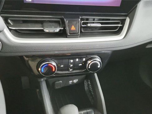 Used 2025 Chevrolet TrailBlazer LT FWD image 31