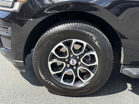 Used 2024 Ford Expedition XLT AWD/4WD image 11