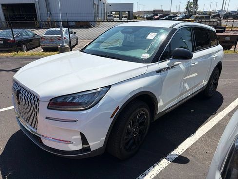 Used 2025 Lincoln Corsair FWD image 7