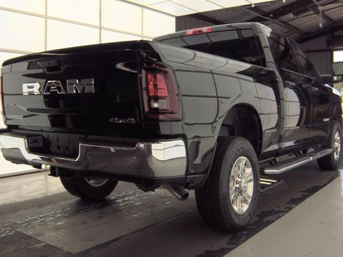 Used 2026 RAM 2500 Big Horn AWD/4WD image 4