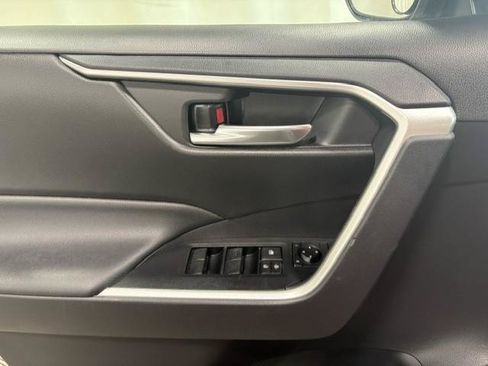 Used 2021 Toyota RAV4 XLE AWD/4WD image 12