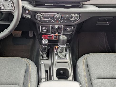 New 2026 Jeep Gladiator Sport image 19