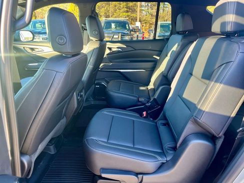 New 2026 Chevrolet Traverse LT w/ Enhanced Driving Package image 25