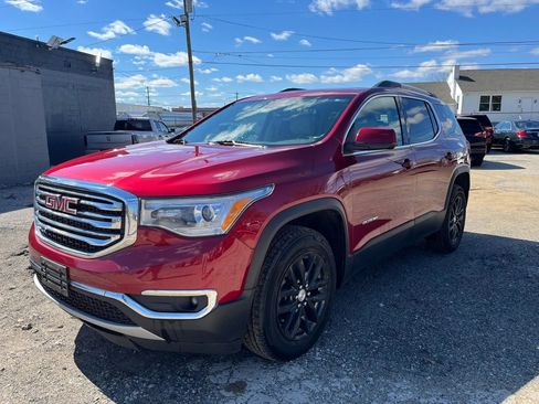 Used 2019 GMC Acadia SLT image 1