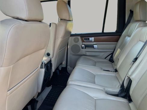 Used 2016 Land Rover LR4 HSE LUX image 32