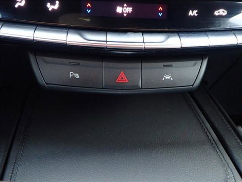 Used 2024 Cadillac XT4 Premium Luxury image 21