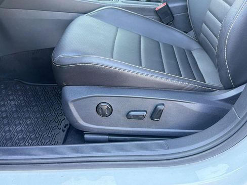 Certified 2022 Volkswagen Jetta SE FWD image 12