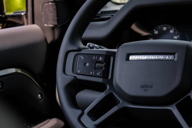 New 2026 Land Rover Defender 110 X-Dynamic SE AWD/4WD image 22