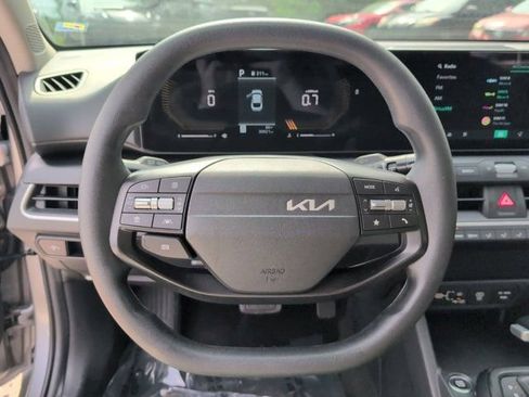 Used 2025 Kia K4 FWD image 22