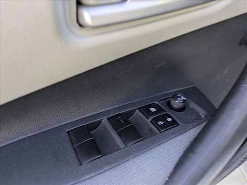 Used 2020 Toyota Corolla LE image 12