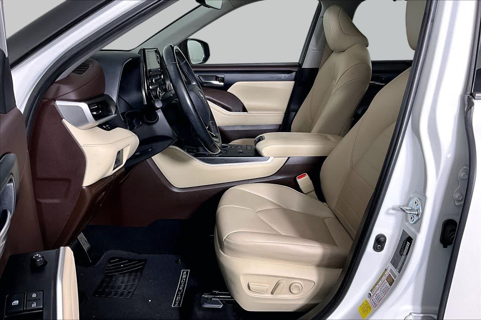 Used 2021 Toyota Highlander XLE FWD image 8