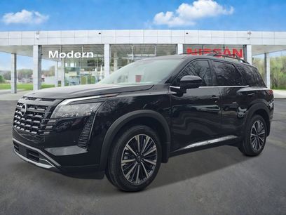 New 2026 Nissan Pathfinder Platinum w/ Cargo Package