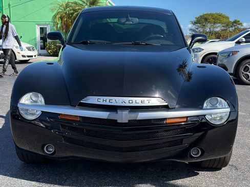 Used 2005 Chevrolet SSR w/ Preferred Equipment Group image 8