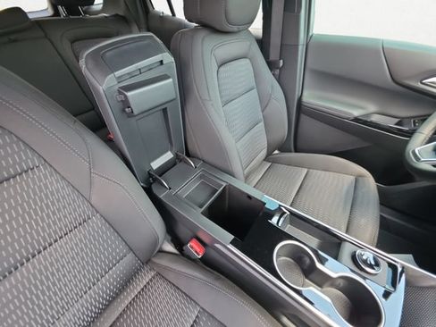 New 2026 Chevrolet Equinox LT w/ Safety and Technology Package AWD/4WD image 18