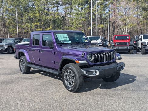 New 2026 Jeep Gladiator Sahara image 3
