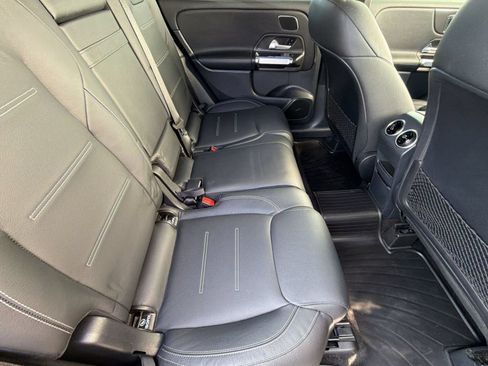 Used 2023 Mercedes-Benz GLB 35 AMG 4MATIC image 32