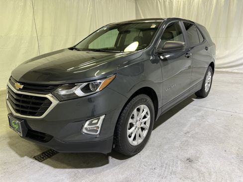 Certified 2021 Chevrolet Equinox LS w/ LS Convenience Package FWD image 6
