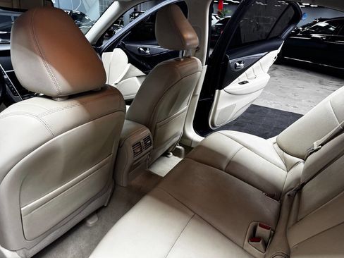 Used 2017 INFINITI Q50 Signature Edition w/ Cargo Package (L95) image 40