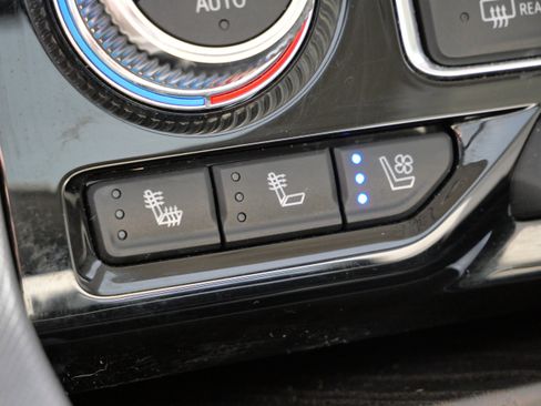 Used 2021 GMC Yukon Denali w/ Denali Premium Package image 26