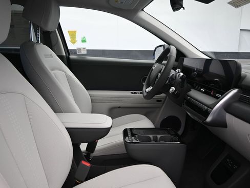 New 2026 Hyundai Ioniq 5 Limited image 10