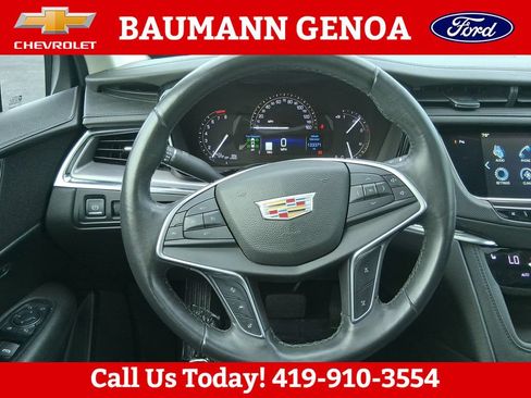 Used 2017 Cadillac XT5 Luxury w/ Driver Awareness Package AWD/4WD image 16