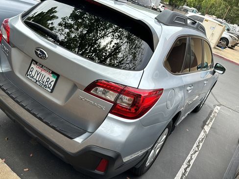 Used 2019 Subaru Outback 2.5i Premium AWD/4WD image 11