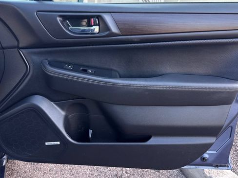 Used 2017 Subaru Legacy 2.5i Limited AWD/4WD image 28