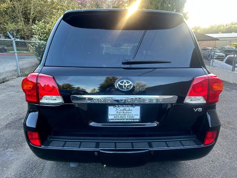 Used 2013 Toyota Land Cruiser image 5