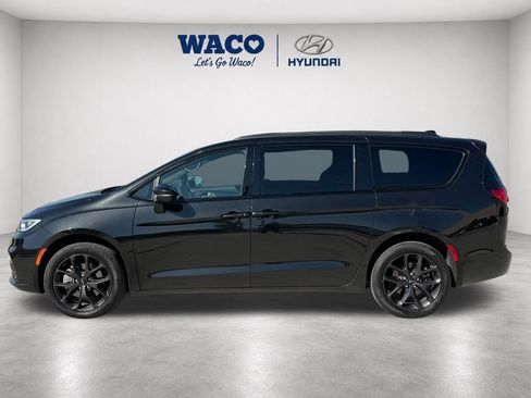 Used 2023 Chrysler Pacifica Touring-L w/ S Appearance Package AWD/4WD image 5