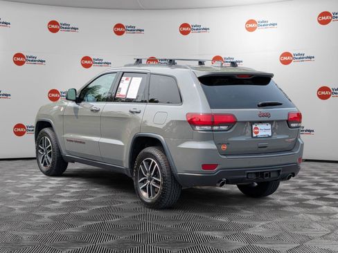 Used 2021 Jeep Grand Cherokee Trailhawk w/ Trailhawk Luxury Group AWD/4WD image 7