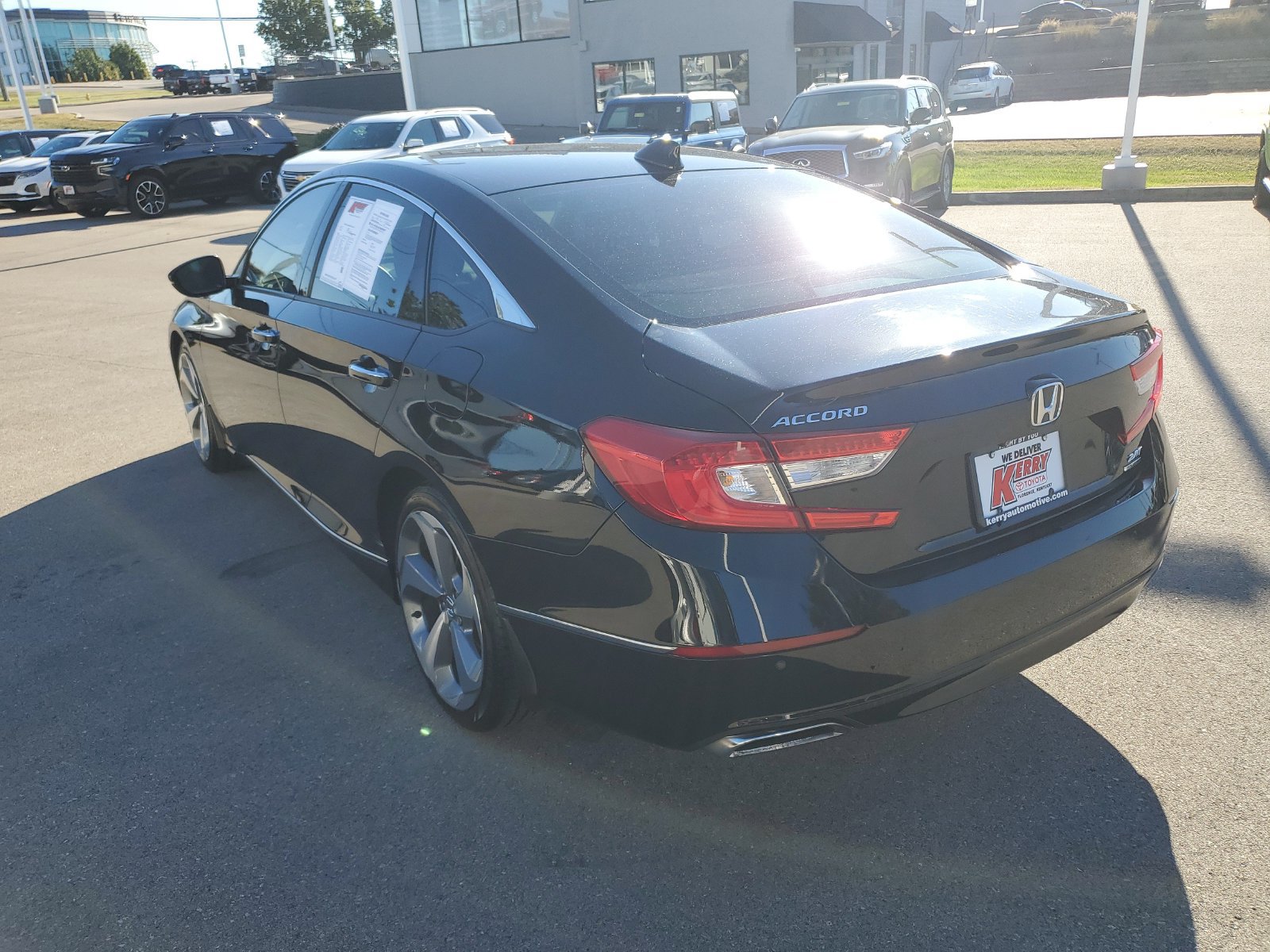 Used 2018 Honda Accord Touring image 3