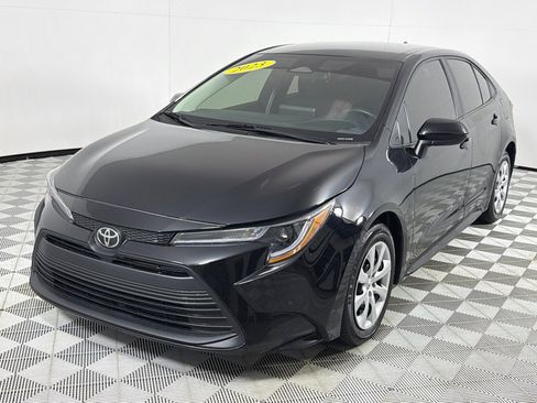 Used 2023 Toyota Corolla LE image 9